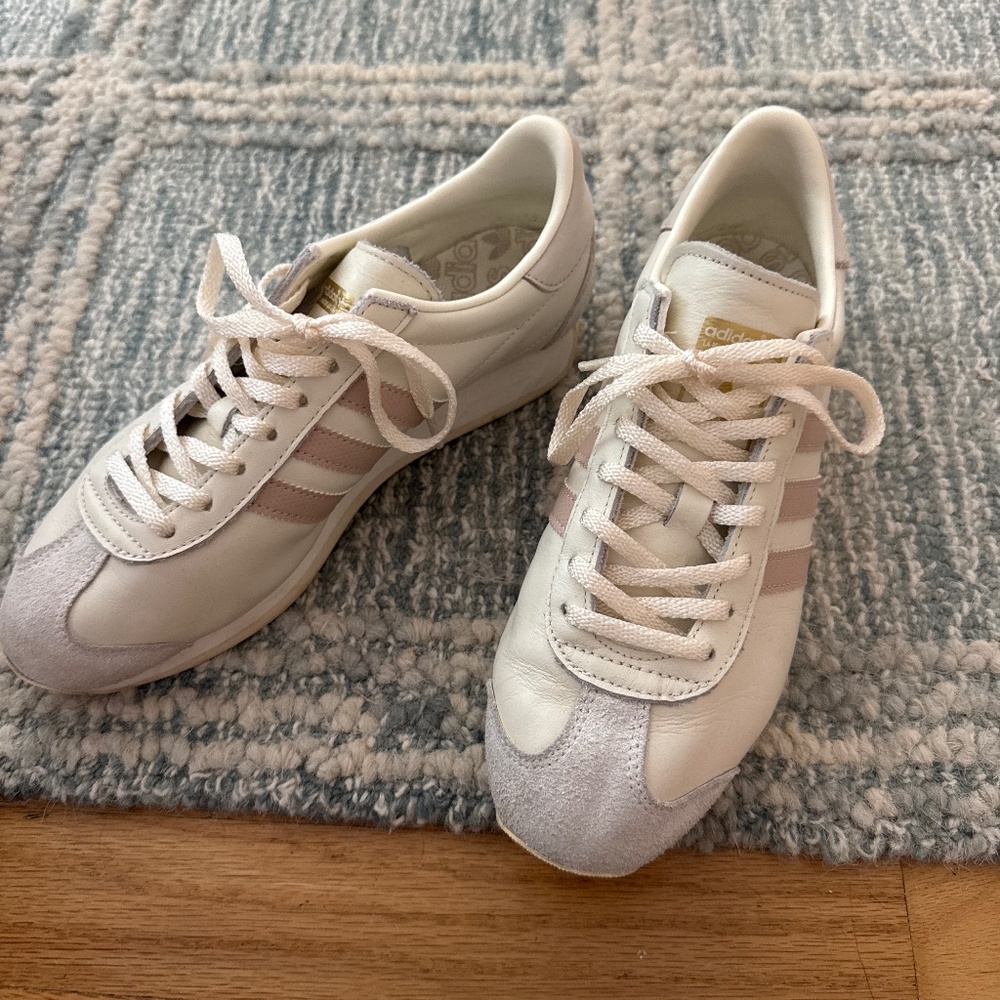 Adidas sneakers - Picture 1 of 2